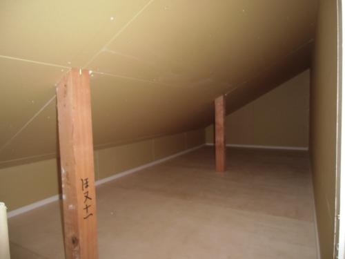 部屋 diy 屋根裏 2階(3階)の室温を下げる屋根裏排気型の換気扇 三菱電機製「換気排熱ファン(V